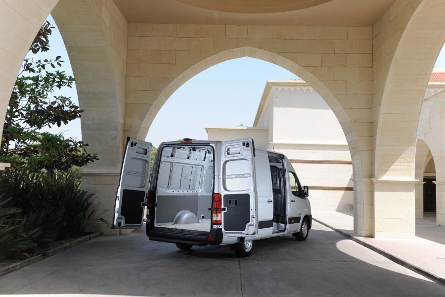  Hyundai H350 Van 2015 года  (фото 8 из 23)